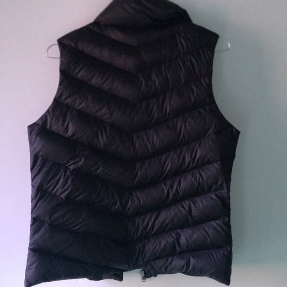 Patagonia ❄️WINTER SALE❄️ down puffer vest - Picture 4 of 8